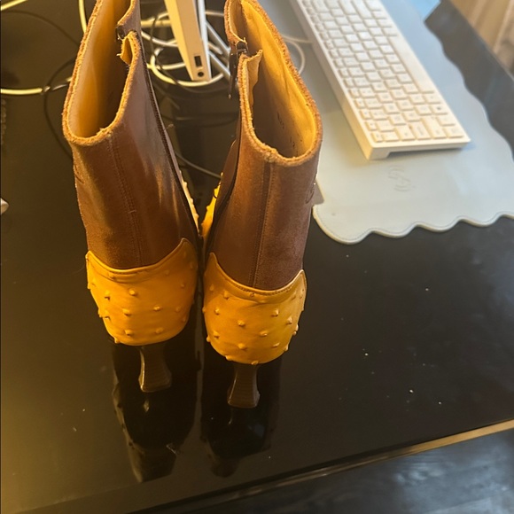 This pair of nice ostrich boots very sharp brand new - Picture 3 of 7